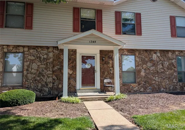 2nd image of 1345 Sunburst Dr #B, O Fallon, MO 63366 | MLS# MIS26043074