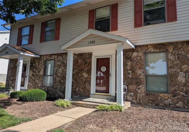 3rd image of 1345 Sunburst Dr #B, O Fallon, MO 63366 | MLS# MIS26043074