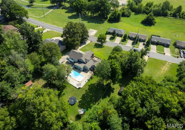 Homes for sale in Sikeston, MO | 447 N Ingram Rd, Sikeston, MO 63801 | MLS# MIS26043075