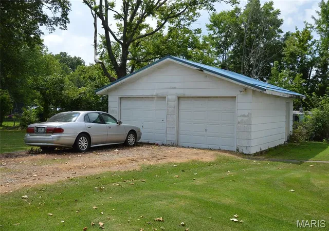 Photo 3 of Single family home for sale at 602 Moore St, Farmington, MO 63640 | MLS# MIS26043080 | Listing updated on 2026-07-27