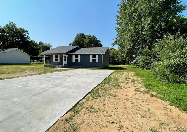 2nd image of 406 Tyler St, East Prairie, MO 63845 | MLS# MIS26043085
