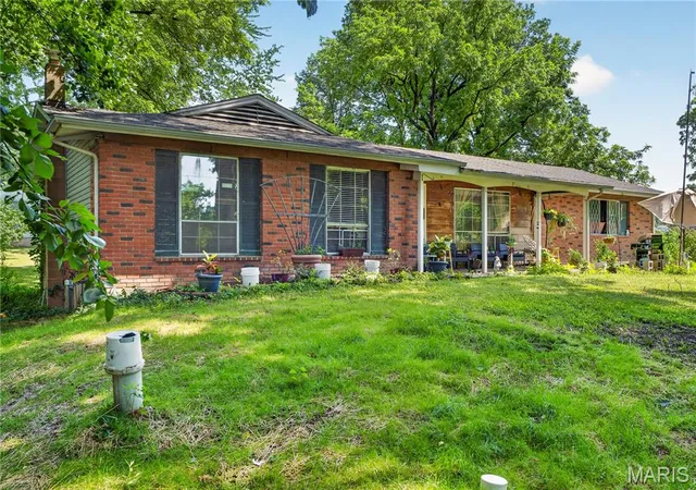 Homes for sale in Saint Louis, MO | 10500 Toelle Ln, Saint Louis, MO 63137 | MLS# MIS26043089