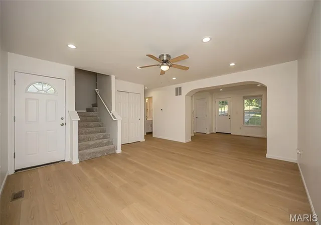 Photo 3 of Single family home for sale at 1319 N 4th St, Saint Charles, MO 63301 | MLS# MIS26043090 | Listing updated on 2026-08-27