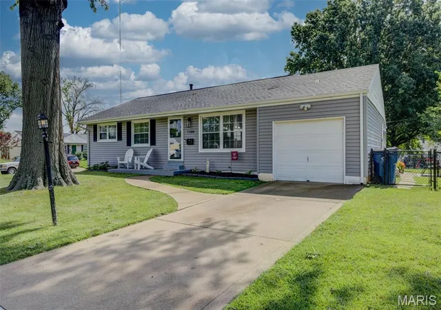 1st image of 7200 Marlton Ln, Saint Louis, MO 63123 | MLS# MIS26043095