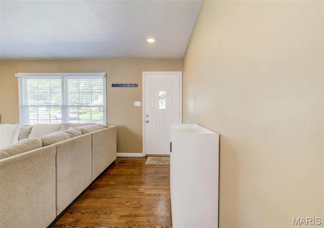 2nd image of 7200 Marlton Ln, Saint Louis, MO 63123 | MLS# MIS26043095