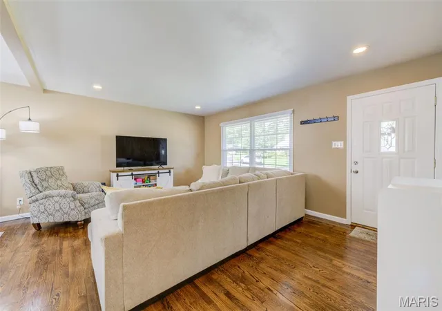 3rd image of 7200 Marlton Ln, Saint Louis, MO 63123 | MLS# MIS26043095