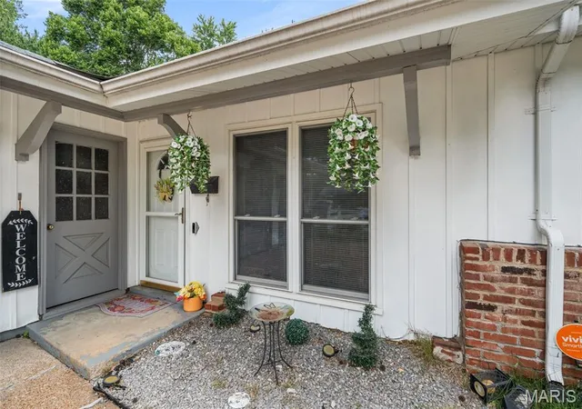 Homes for sale in Hazelwood, MO | 573 Coach Light Ln, Hazelwood, MO 63042 | MLS# MIS26043104