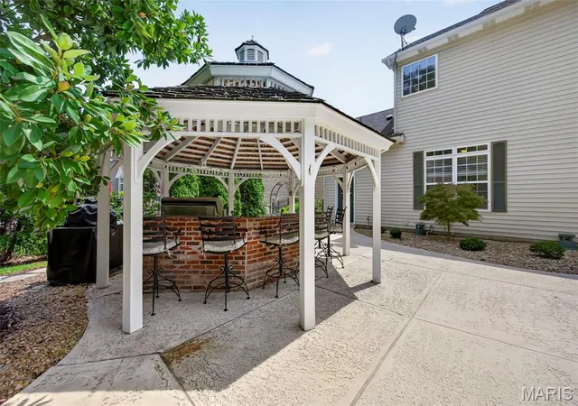 4th image of 467 Oakshire Ln, Saint Louis, MO 63122 | MLS# MIS26043106