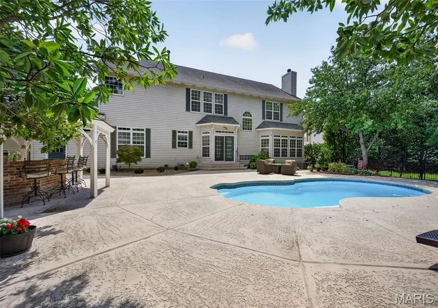 5th image of 467 Oakshire Ln, Saint Louis, MO 63122 | MLS# MIS26043106