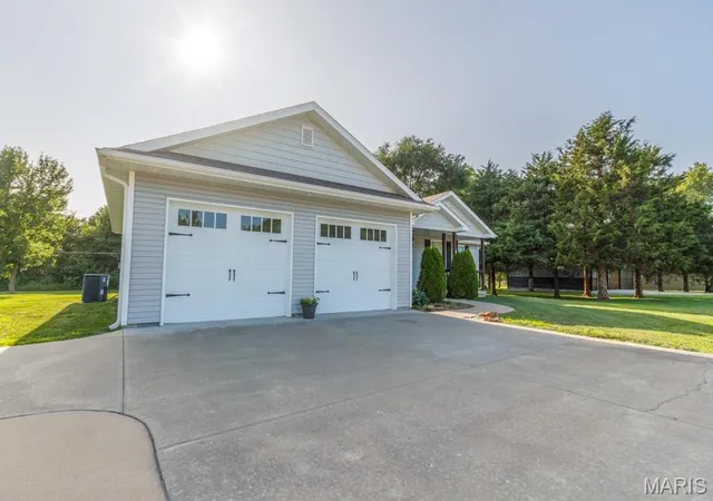Homes for sale in Lebanon, MO | 22955 Patton Ln, Lebanon, MO 65536 | MLS# MIS26043108