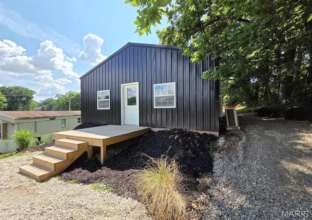 Photo 3 of Single family home for sale at 403 Skinner St, La Grange, MO 63448 | MLS# MIS26043119 | Listing updated on 2026-07-13