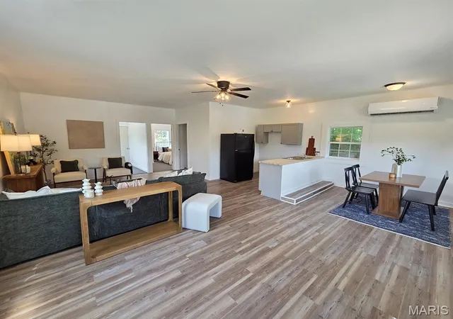 Photo 4 of Single family home for sale at 403 Skinner St, La Grange, MO 63448 | MLS# MIS26043119 | Listing updated on 2026-07-13