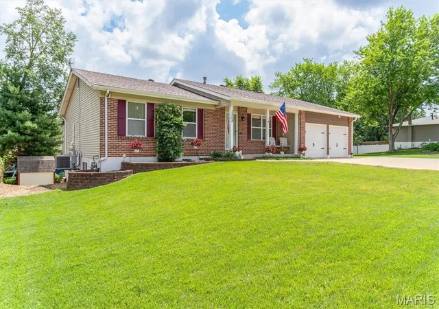 4th image of 1308 Cave Springs Estate Dr, Saint Peters, MO 63376 | MLS# MIS26043125