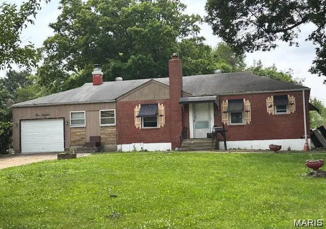 Photo 1 of Sale Pending at 116 Henquin Dr, Saint Louis, MO 63135 | MLS# MIS26043126 | Listing updated on 2026-08-21