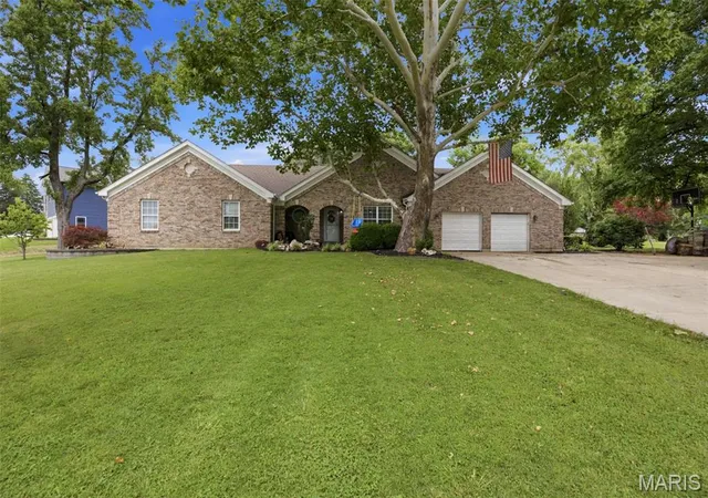 Homes for sale in Ballwin, MO | 803 Streiff Ln, Ballwin, MO 63011 | MLS# MIS26043135