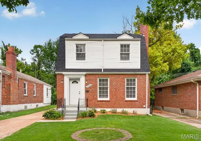 Photo 2 of Single family home for sale at 2328 Rockdale Ave, Saint Louis, MO 63121 | MLS# MIS26043147 | Listing updated on 2026-10-21
