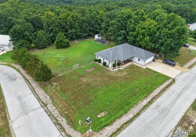 3rd image of 21049 Larson Rd, Waynesville, MO 65583 | MLS# MIS26043148