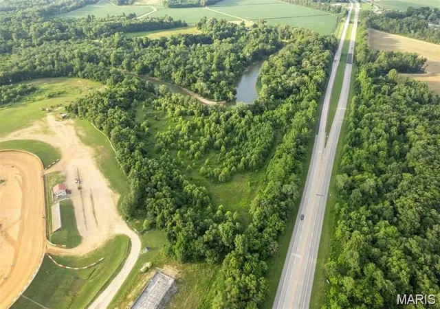 2nd image of 2015 Speedway Dr, Poplar Bluff, MO 63901 | MLS# MIS26043156