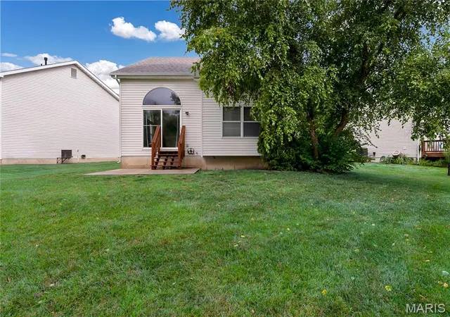 5th image of 836 Wayland Dr, O Fallon, MO 63366 | MLS# MIS26043161