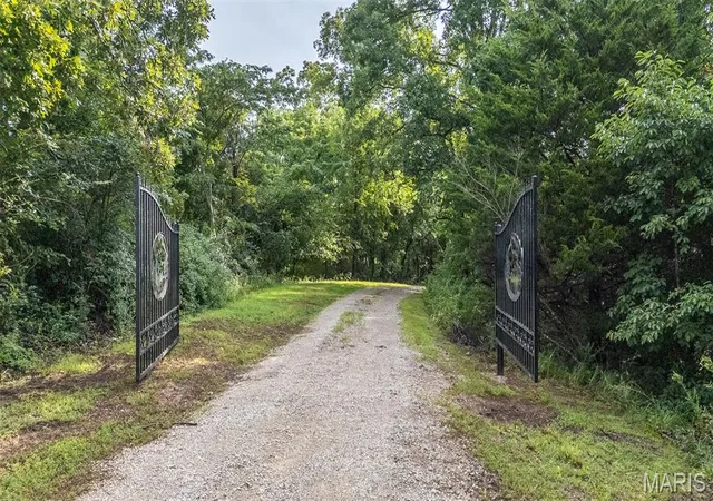 4th image of 251 Rival Ln, Poplar Bluff, MO 63901 | MLS# MIS26043169
