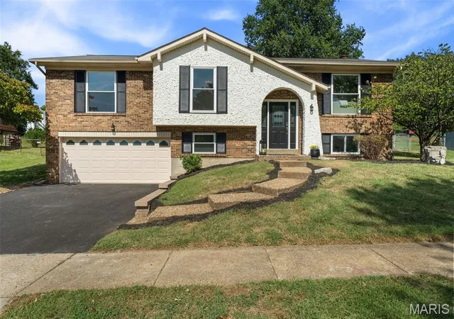 Photo 1 of Sale Pending at 4763 Cactus Wren Ct, Saint Louis, MO 63128 | MLS# MIS26043182 | Listing updated on 2026-09-21