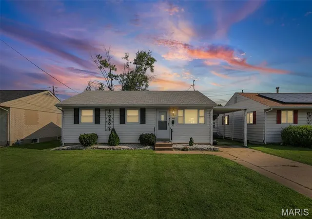 Photo 2 of Single family home for sale at 213 Briarwood Dr, Granite City, IL 62040 | MLS# MIS26043192 | Listing updated on 2026-09-14