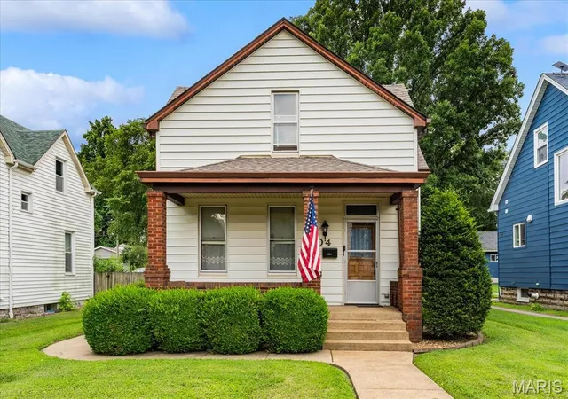 Homes for sale in Belleville, IL | 404 Wabash Ave, Belleville, IL 62220 | MLS# MIS26043199