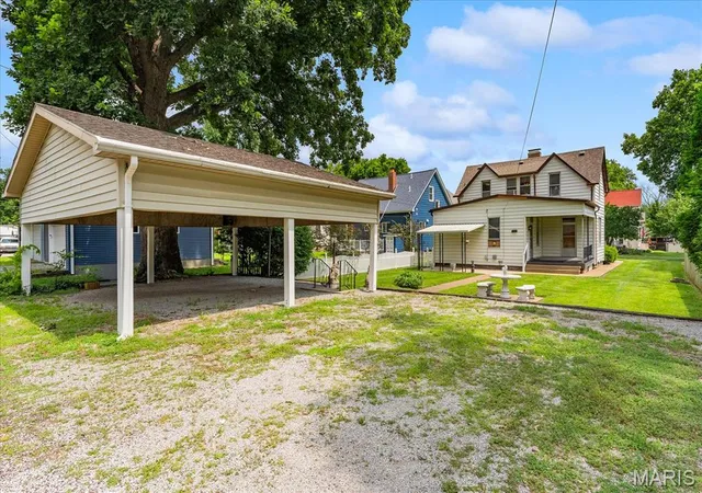 Homes for sale in Belleville, IL | 404 Wabash Ave, Belleville, IL 62220 | MLS# MIS26043199