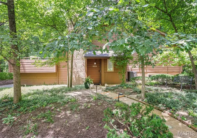 1st image of 1529 Autumn Leaf Dr, Ballwin, MO 63021 | MLS# MIS26043205