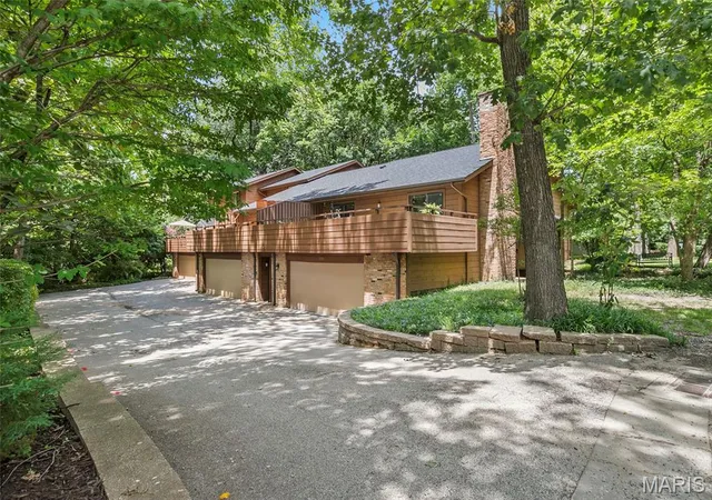 5th image of 1529 Autumn Leaf Dr, Ballwin, MO 63021 | MLS# MIS26043205