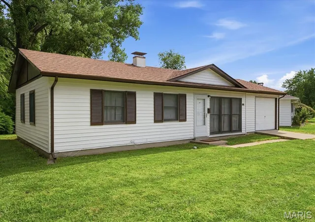Homes for sale in Belleville, IL | 1118 N 39Th St, Belleville, IL 62226 | MLS# MIS26043208