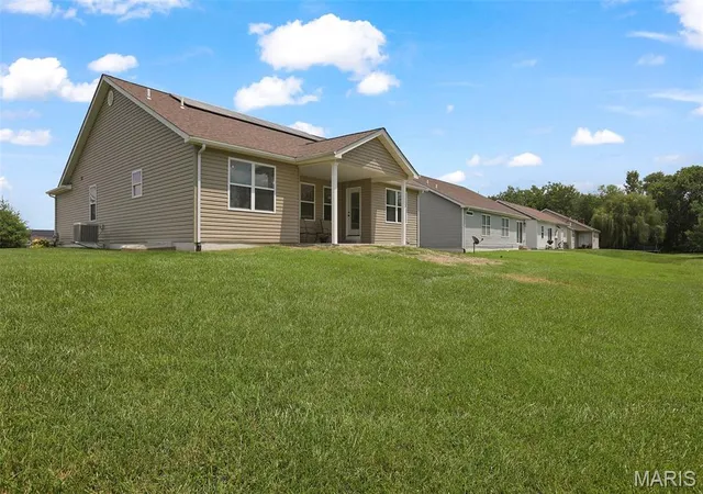 Homes for sale in Glen Carbon, IL | 7016 Augusta Dr, Glen Carbon, IL 62034 | MLS# MIS26043210