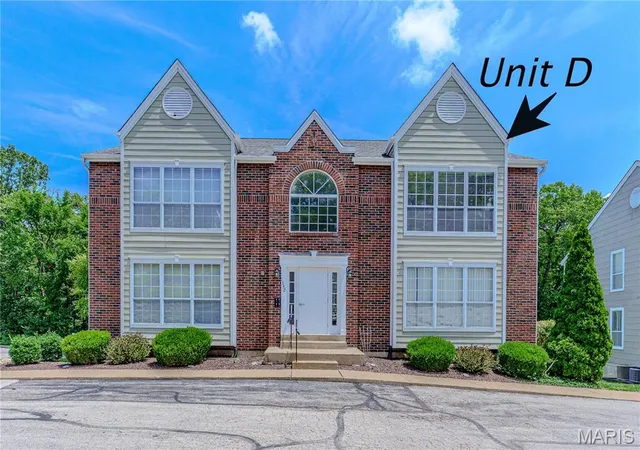 Homes for sale in Ballwin, MO | 1332 Highland Oaks Dr #D, Ballwin, MO 63021 | MLS# MIS26043219