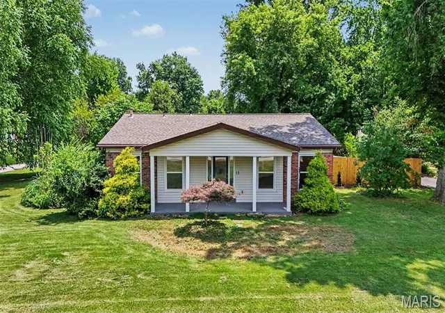 1st image of 13 Castle Dr, Florissant, MO 63034 | MLS# MIS26043228