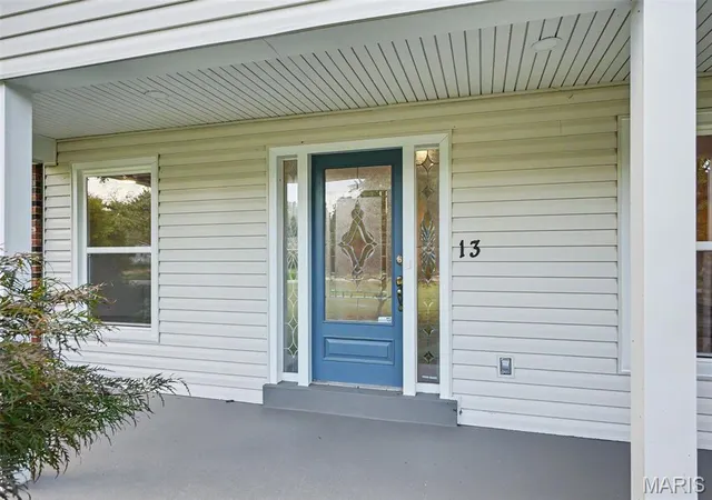4th image of 13 Castle Dr, Florissant, MO 63034 | MLS# MIS26043228
