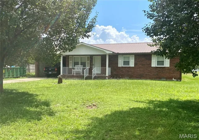 Homes for sale in Sikeston, MO | 209 Bohannon St, Sikeston, MO 63801 | MLS# MIS26043233
