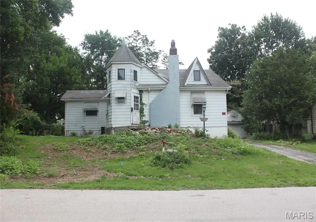 Homes for sale in Kirkwood, MO | 448 Magnolia Ave, Kirkwood, MO 63122 | MLS# MIS26043237