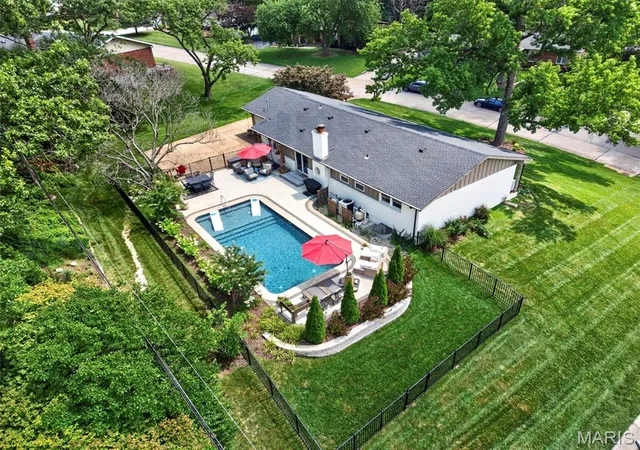 3rd image of 45 Orange Hills Dr, Chesterfield, MO 63017 | MLS# MIS26043246