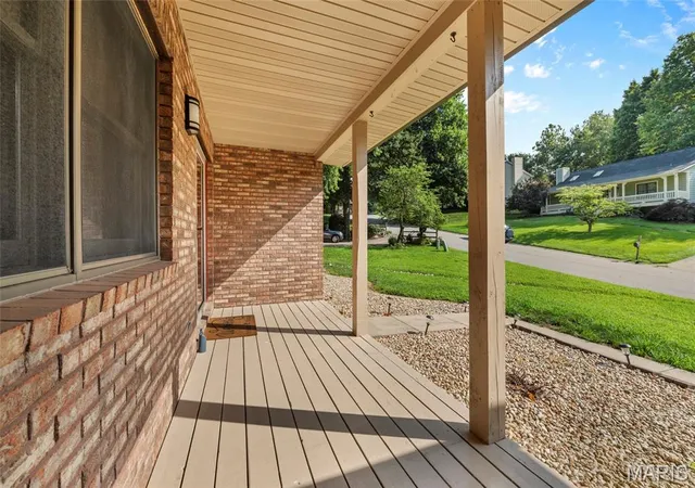 Homes for sale in Collinsville, IL | 8 Oak Leaf Cir, Collinsville, IL 62234 | MLS# MIS26043262