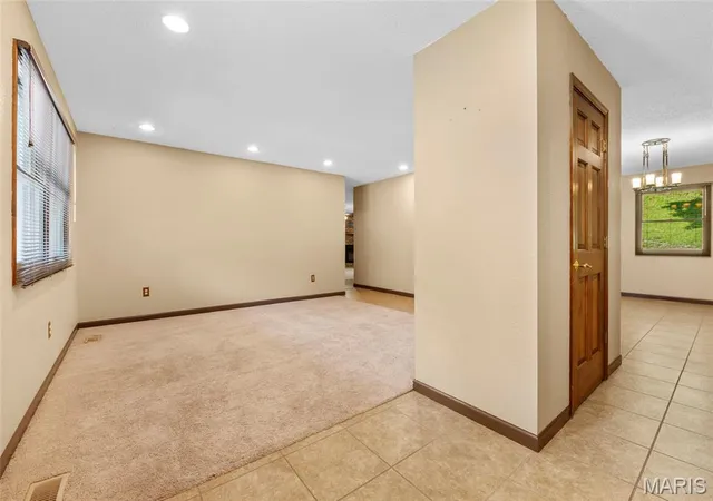 Homes for sale in Collinsville, IL | 8 Oak Leaf Cir, Collinsville, IL 62234 | MLS# MIS26043262