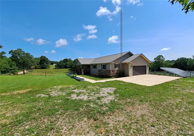 Homes for sale in Alton, MO | 404 County Road 309, Alton, MO 65606 | MLS# MIS26043265