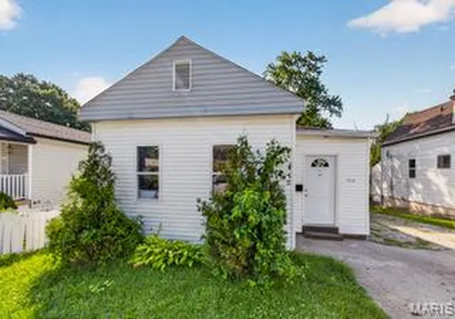 Photo 2 of Single family home for sale at 914 Dammert Ave, Saint Louis, MO 63125 | MLS# MIS26043266 | Listing updated on 2026-09-13