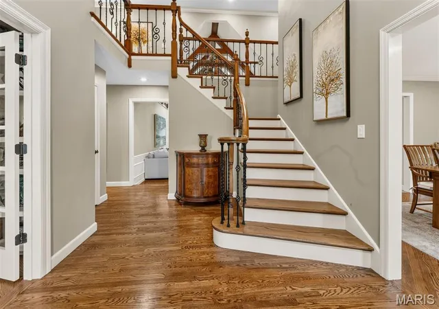 4th image of 2401 Wexford Woods Ct, Town And Country, MO 63131 | MLS# MIS26043268