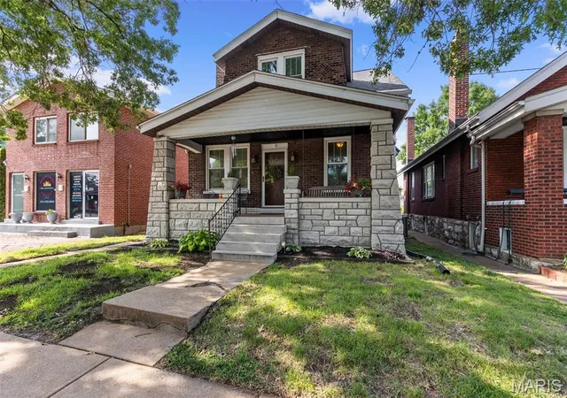 Homes for sale in Saint Louis, MO | 5408 Eichelberger St, Saint Louis, MO 63109 | MLS# MIS26043273