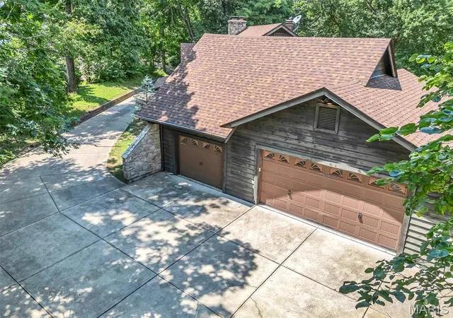2nd image of 17040 Rooster Ridge Rd, Chesterfield, MO 63005 | MLS# MIS26043291