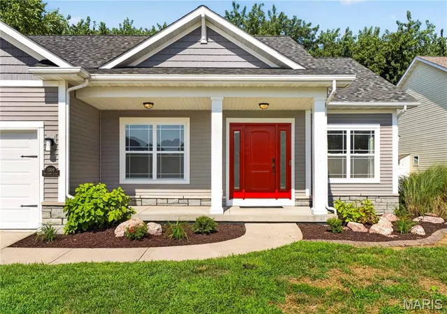 Photo 2 of Single family home for sale at 1309 Hollander Ct, O Fallon, IL 62269 | MLS# MIS26043303 | Listing updated on 2026-09-09