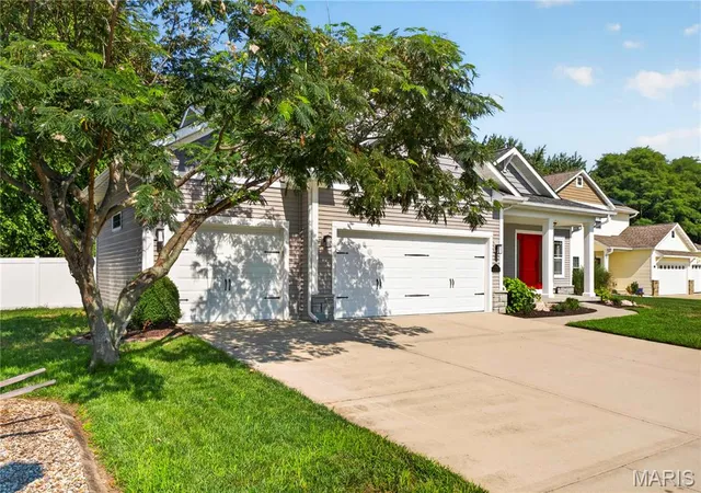 Photo 3 of Single family home for sale at 1309 Hollander Ct, O Fallon, IL 62269 | MLS# MIS26043303 | Listing updated on 2026-09-09