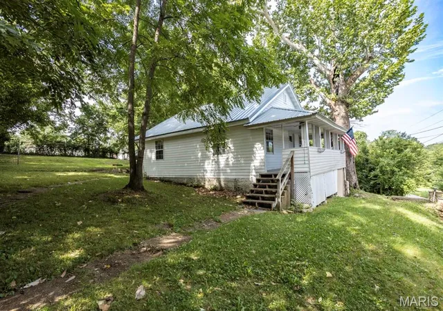 Homes for sale in Waynesville, MO | 107 Bluff Cir, Waynesville, MO 65583 | MLS# MIS26043307