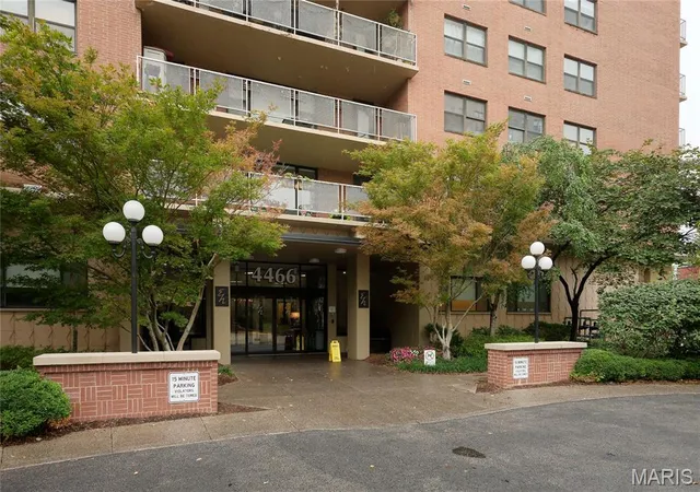 2nd image of 4466 W Pine Blvd #8C, St Louis, MO 63108 | MLS# MIS26043309