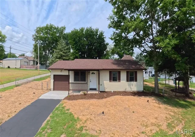 Homes for sale in Lebanon, IL | 115 N Herman St, Lebanon, IL 62254 | MLS# MIS26043317